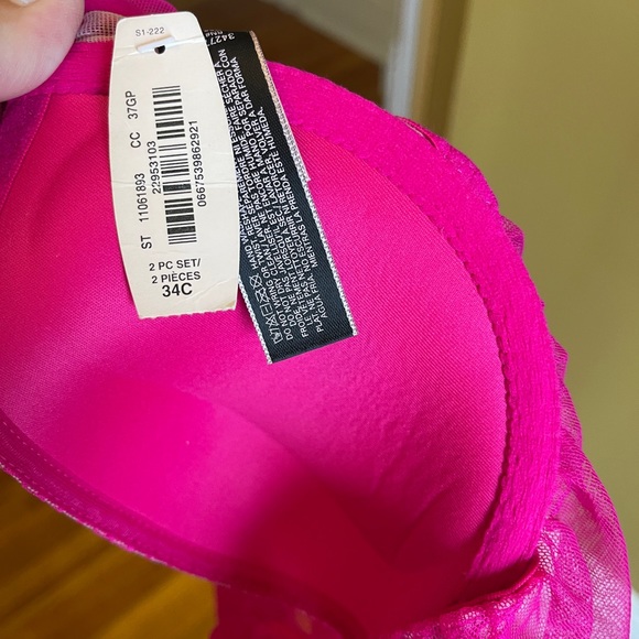 34C lingerie - Picture 2 of 7